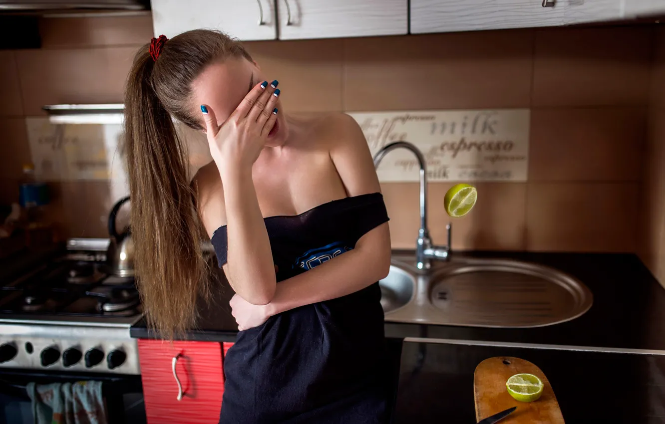 Photo wallpaper girl, kitchen, knife, lime, Dmitry Pererva, Tommy