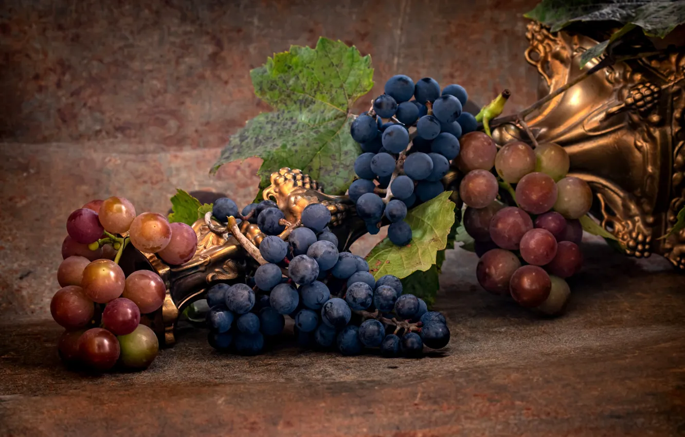 Photo wallpaper leaves, blue, red, metal, berries, background, food, grapes