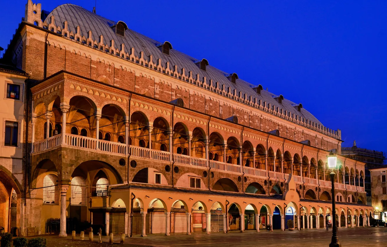 Photo wallpaper night, lights, Italy, Padova, Palazzo della Ragione
