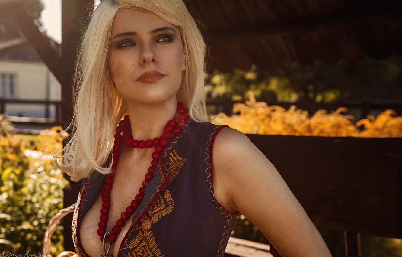 Photo wallpaper chest, look, girl, face, necklace, blonde, girl, long hair