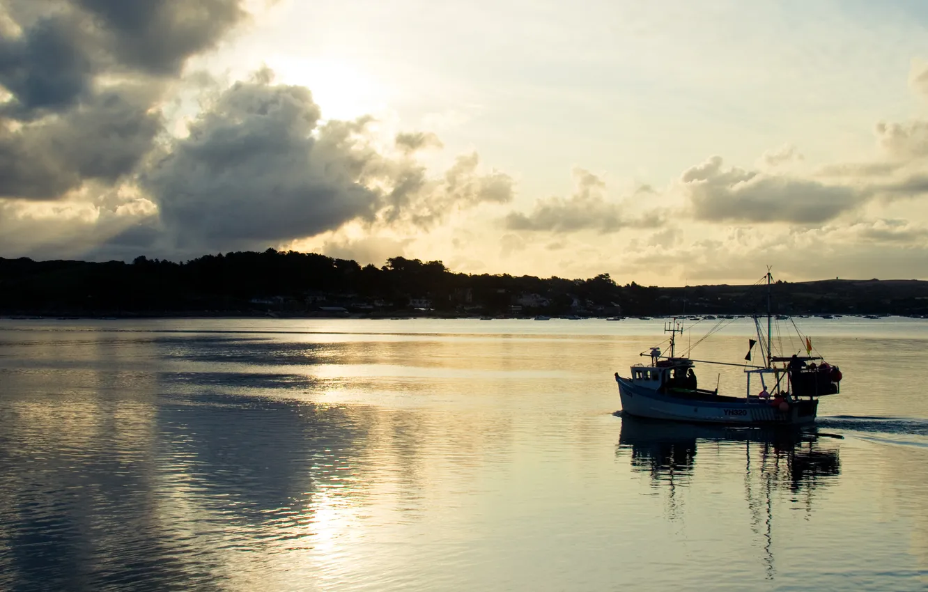 Photo wallpaper clouds, boat, the evening