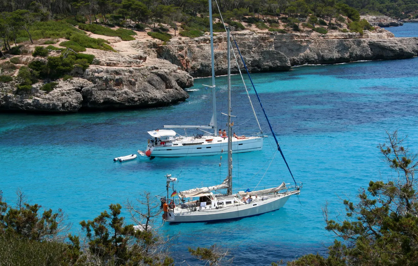 Photo wallpaper sea, rocks, people, island, Bay, yacht, Spain, Mallorca