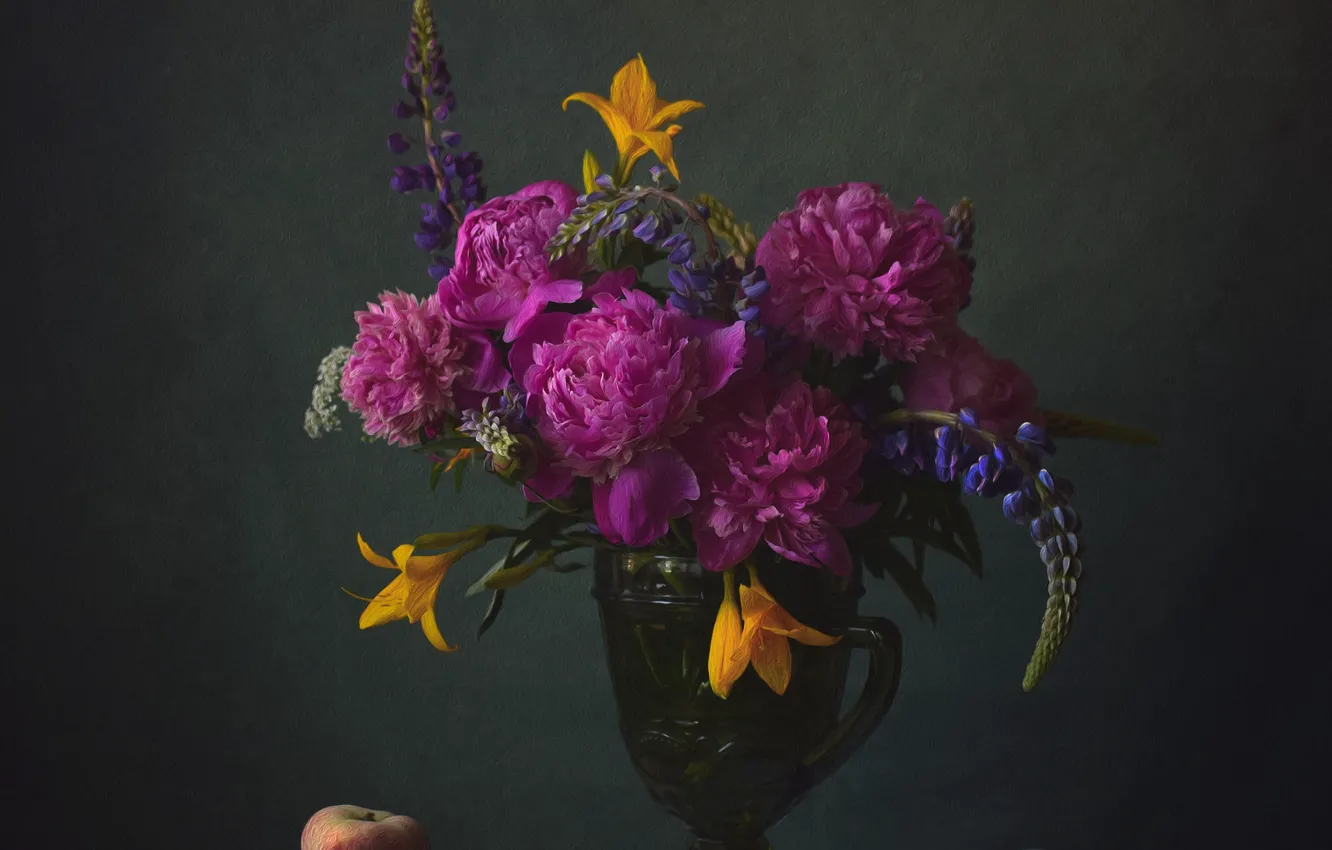 Photo wallpaper yellow, Lily, food, bouquet, vase, pink, still life, peaches