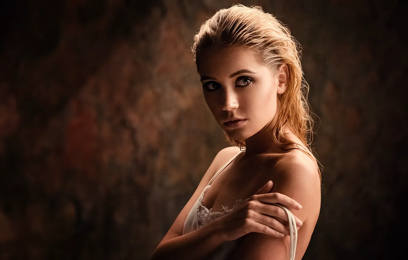 Photo wallpaper look, face, background, model, portrait, hands, shoulders, Kseniya Kokoreva