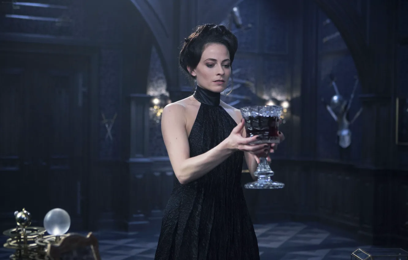 Photo wallpaper cinema, Underworld, dress, movie, vampire, film, Lara Pulver, Underworld: Blood Wars