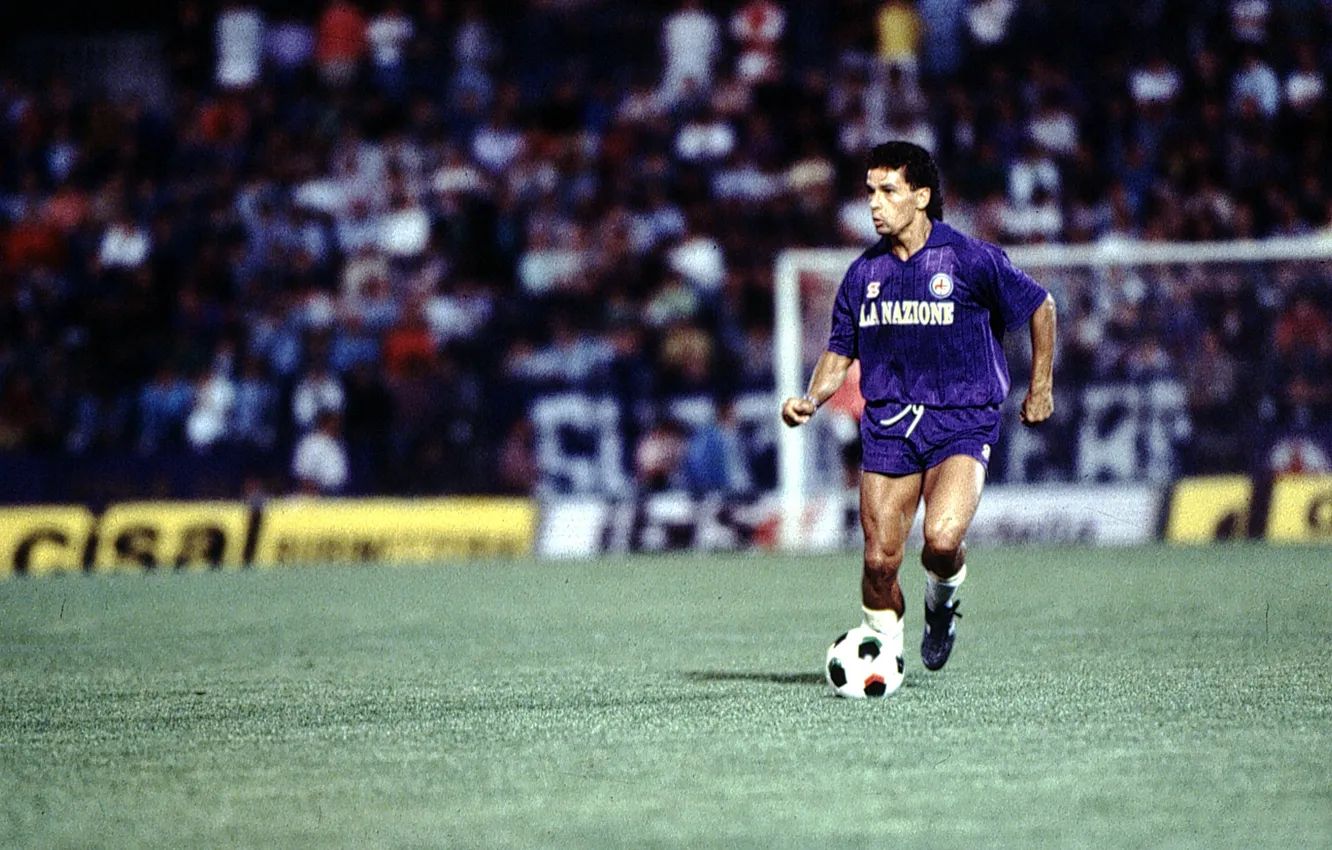 Photo wallpaper field, grass, the ball, purple, muscle, Roberto Baggio, Fiorentina