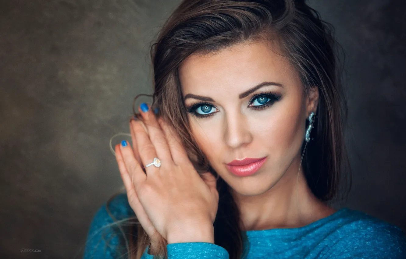 Photo wallpaper look, face, pose, background, model, portrait, hands, makeup