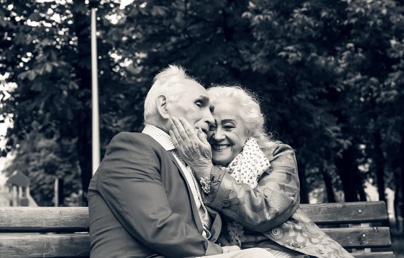 Photo wallpaper love, hug, black and white, grandparents