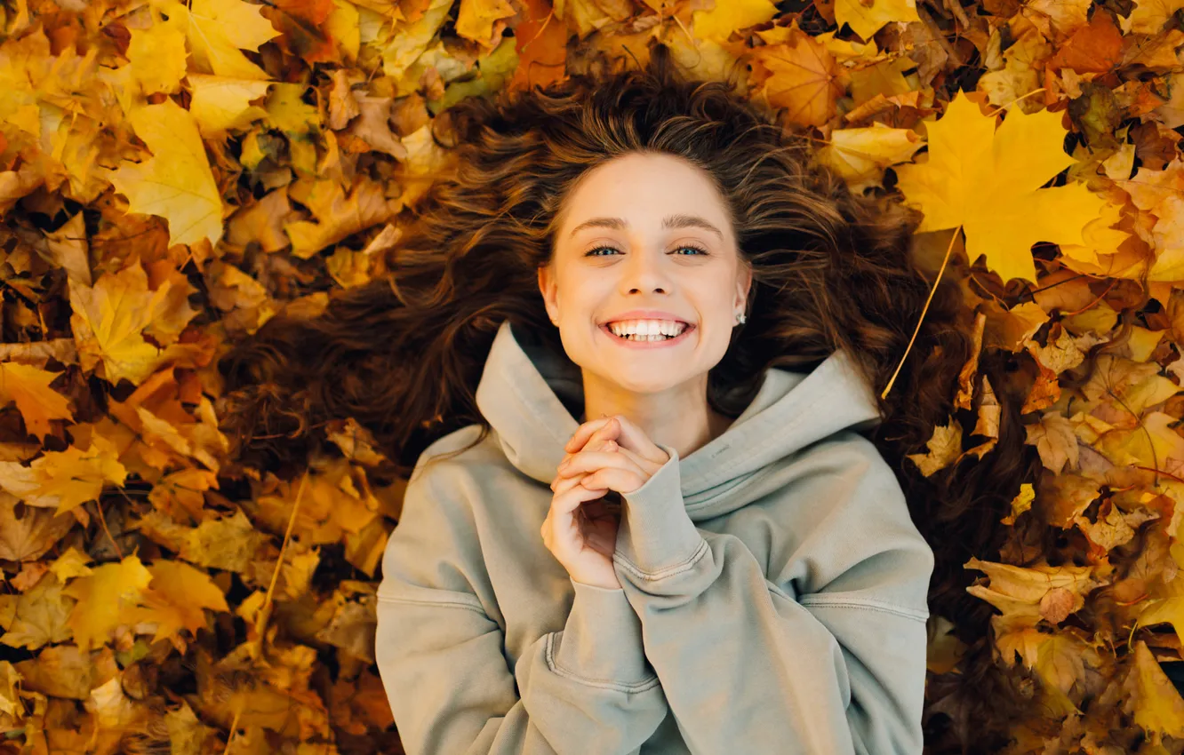Photo wallpaper autumn, look, girl, light, joy, yellow, nature, pose