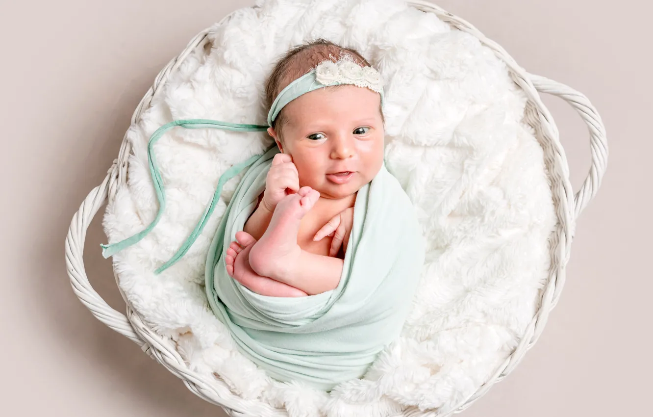 Photo wallpaper smile, girl, fur, cocoon, basket, baby