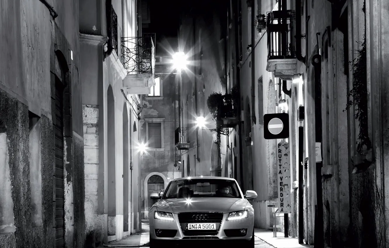 Photo wallpaper night, Audi, street, black and white, lights