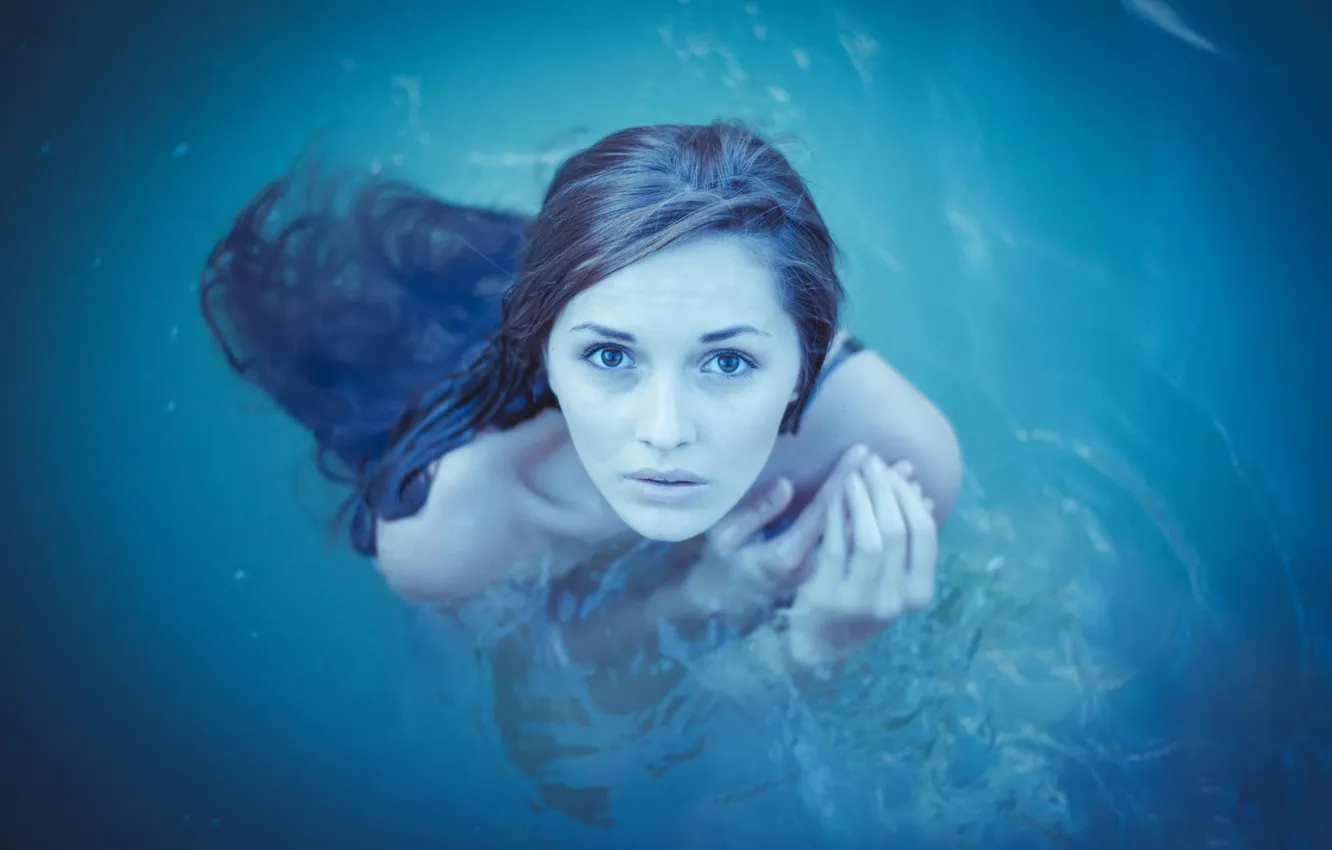 Photo wallpaper look, portrait, in the water