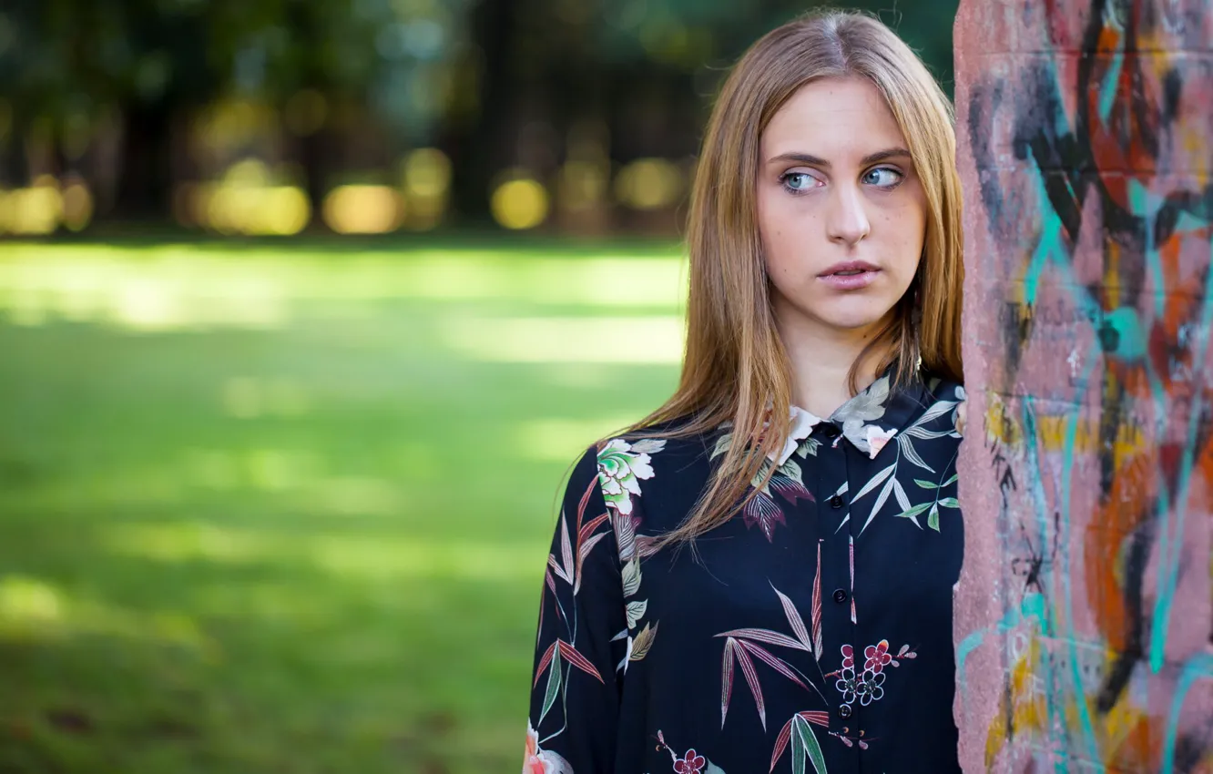 Photo wallpaper girl, pose, hair, bokeh, Michela