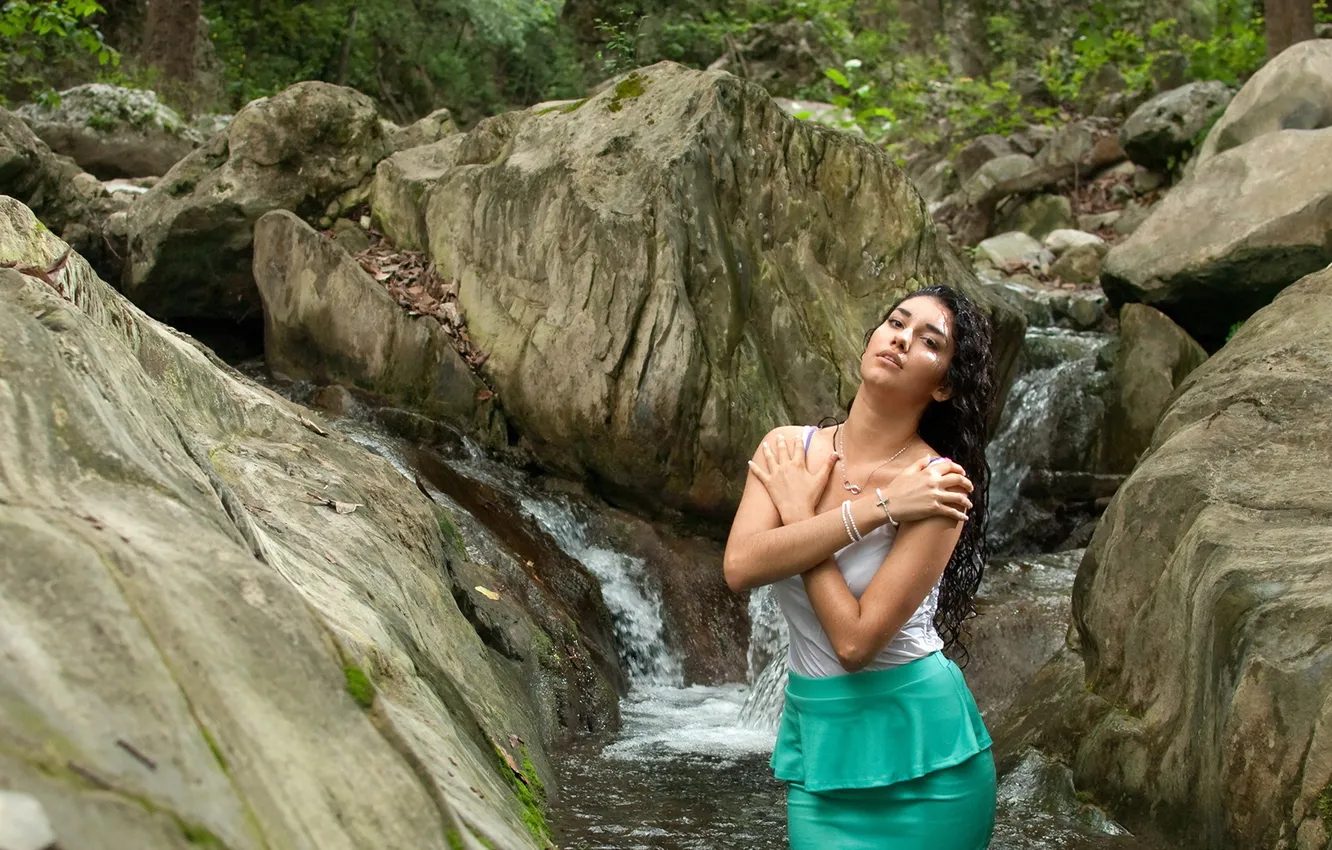 Photo wallpaper girl, pose, river, stones, Ilse Acosta