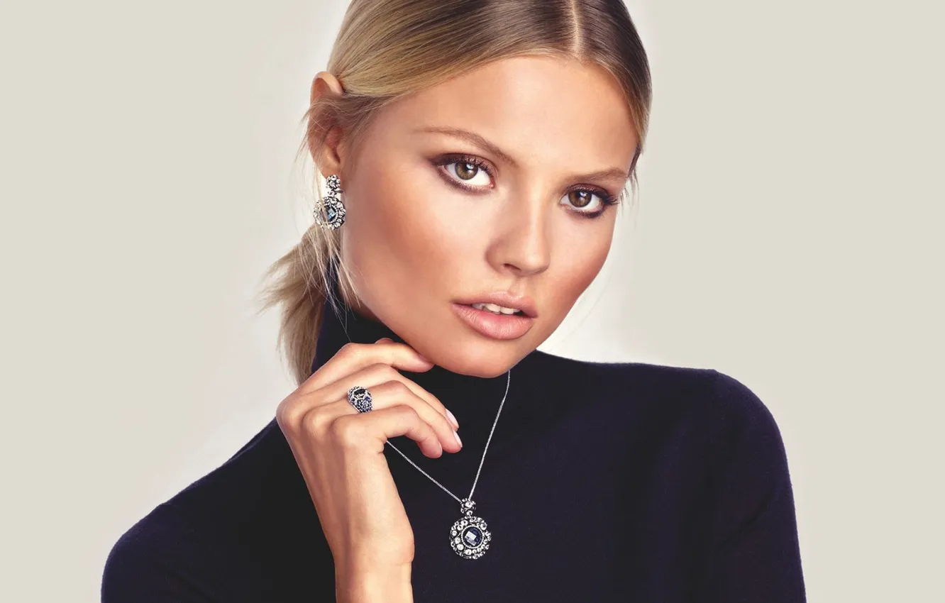 Photo wallpaper model, Magdalena Frackowiak, polish