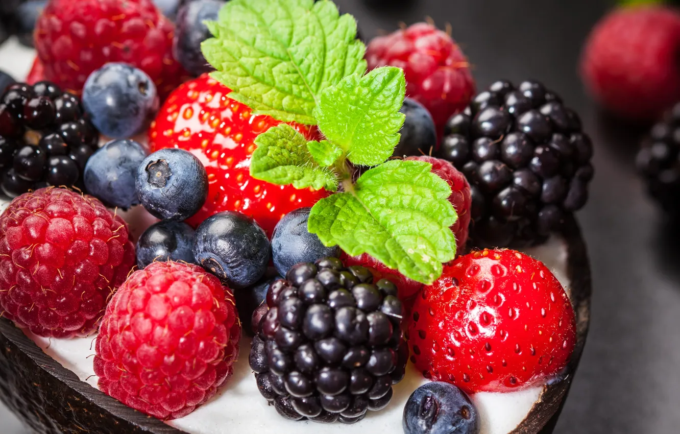 Photo wallpaper blueberries, strawberry, Malinka, blueberries, strawberries, mint leaves, Malinka, fruit dessert