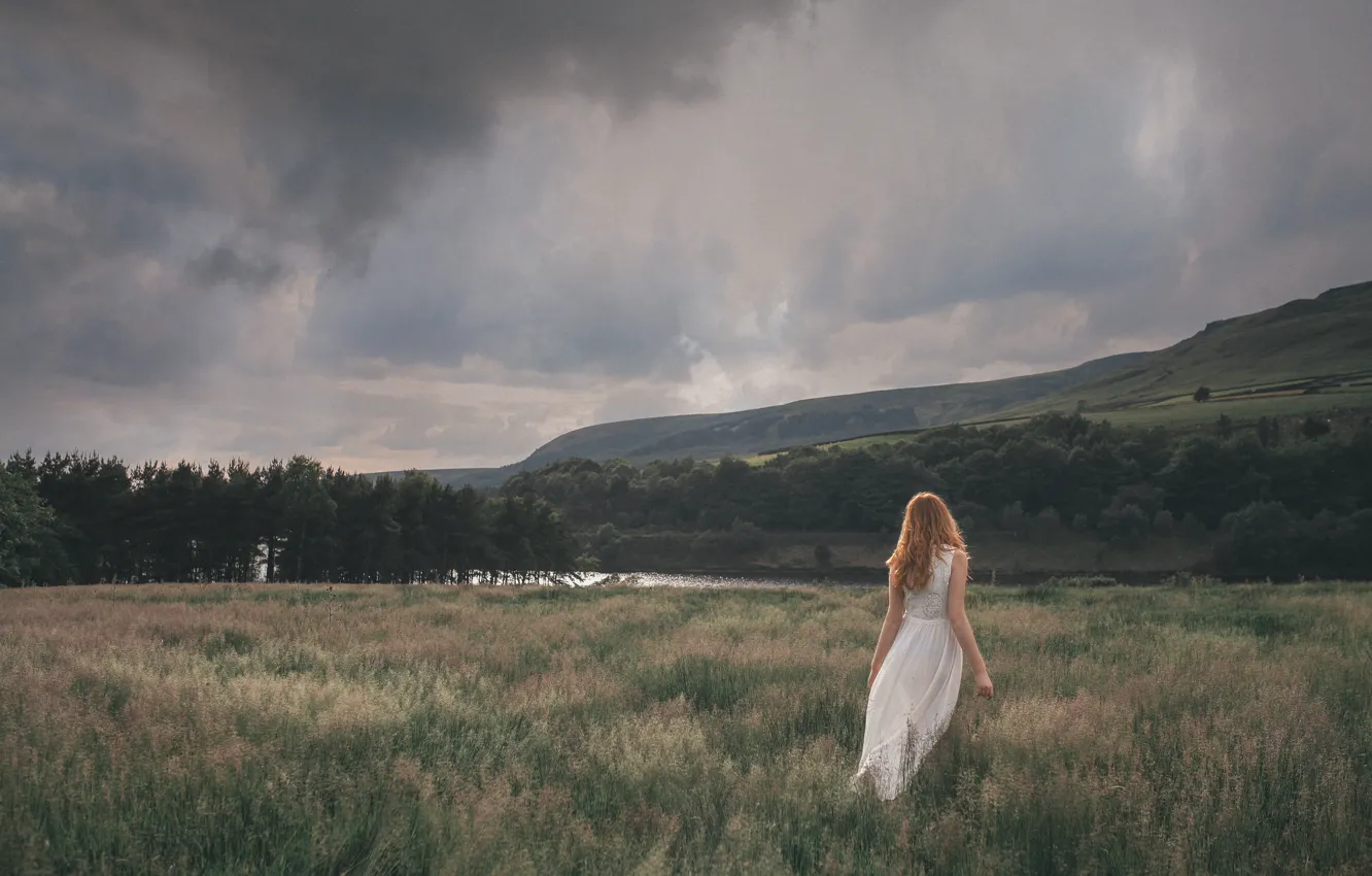 Photo wallpaper field, girl, walk