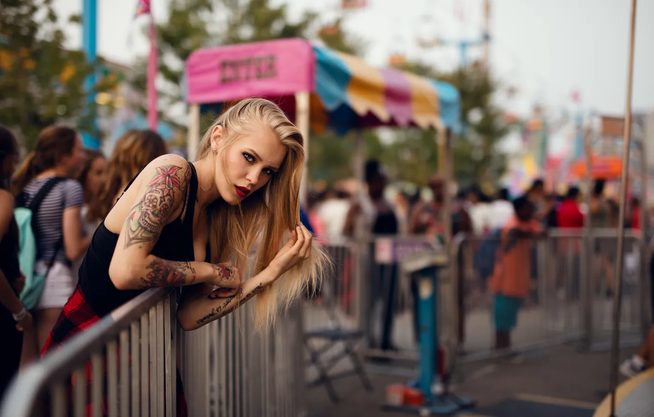 Photo wallpaper look, girl, face, background, hair, tattoo