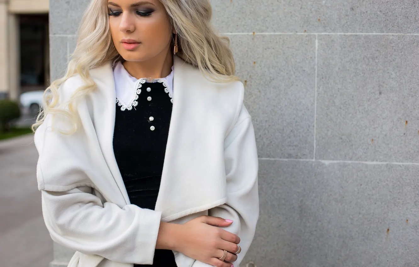 Photo wallpaper girl, face, wall, hair, blonde, cutie, coat
