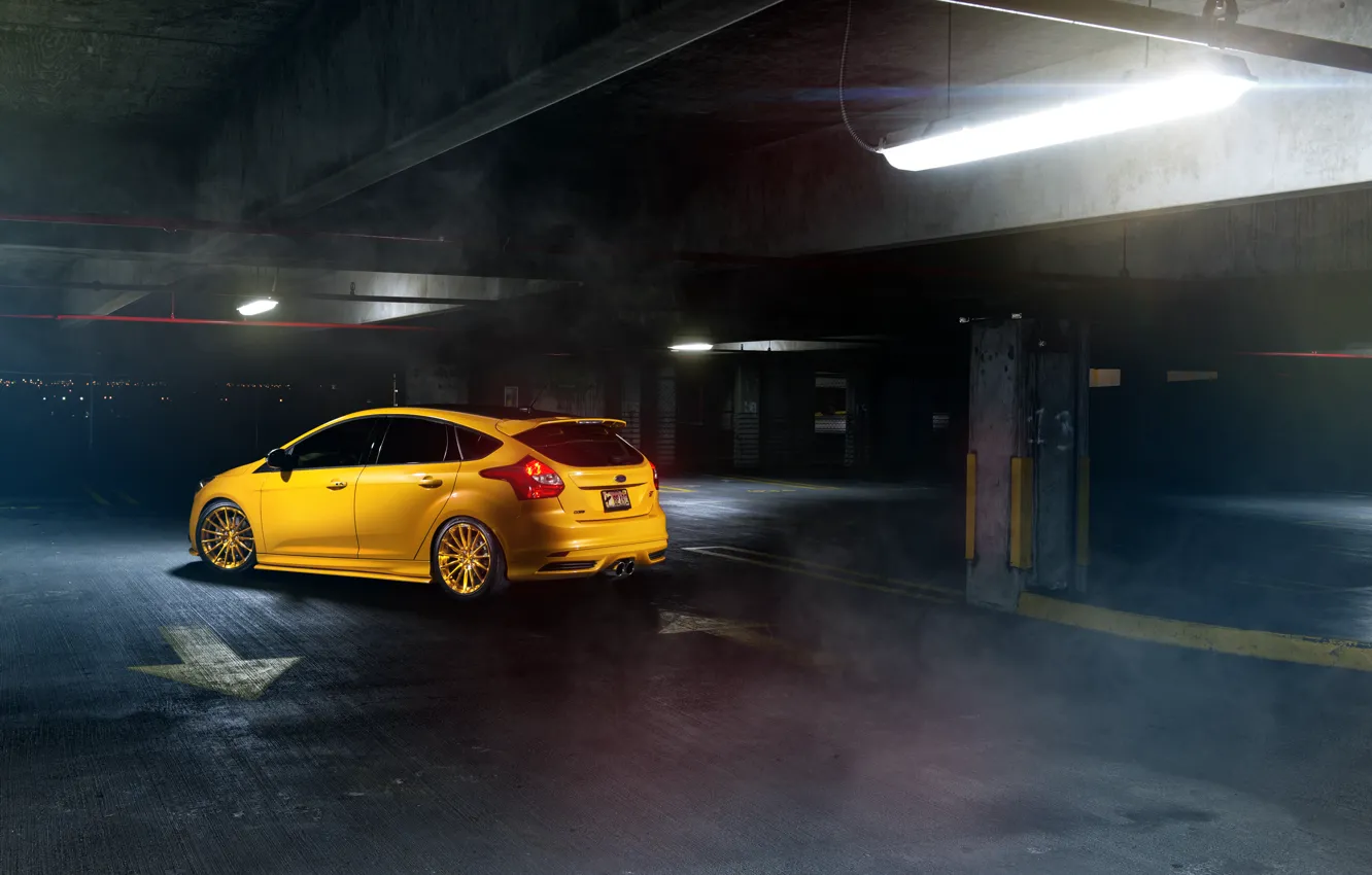 Photo wallpaper Ford, focus, Parking, Focus, Ford, yellow, rearside