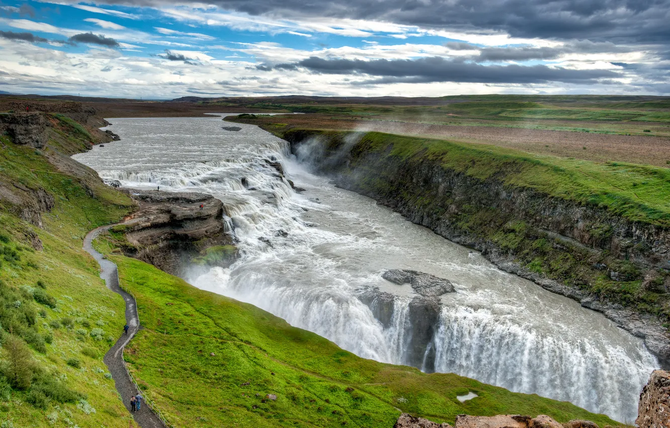 Photo wallpaper waterfall, valley, turysty