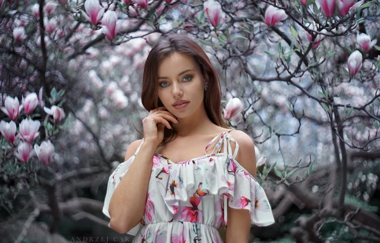 Photo wallpaper look, girl, portrait, garden, beautiful, Magnolia, Klaudia, King Andrew