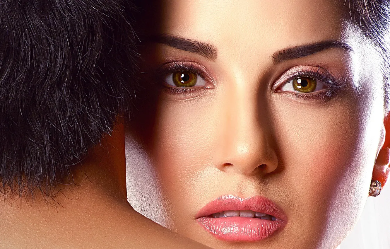 Photo wallpaper brunette, model, face, look, Sunny Leone