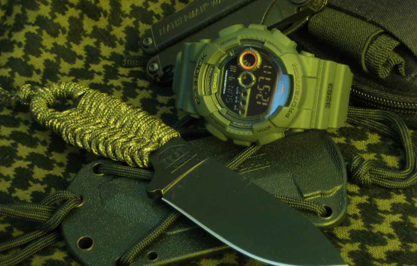 Photo wallpaper watch, knife, cord, sheath, braid, multitool