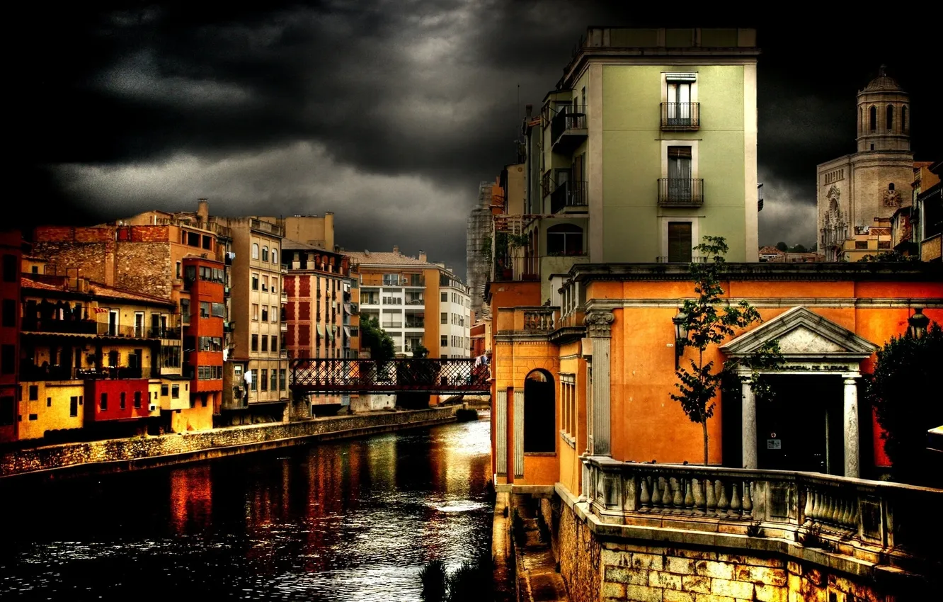 Photo wallpaper the city, evening sky storm clouds