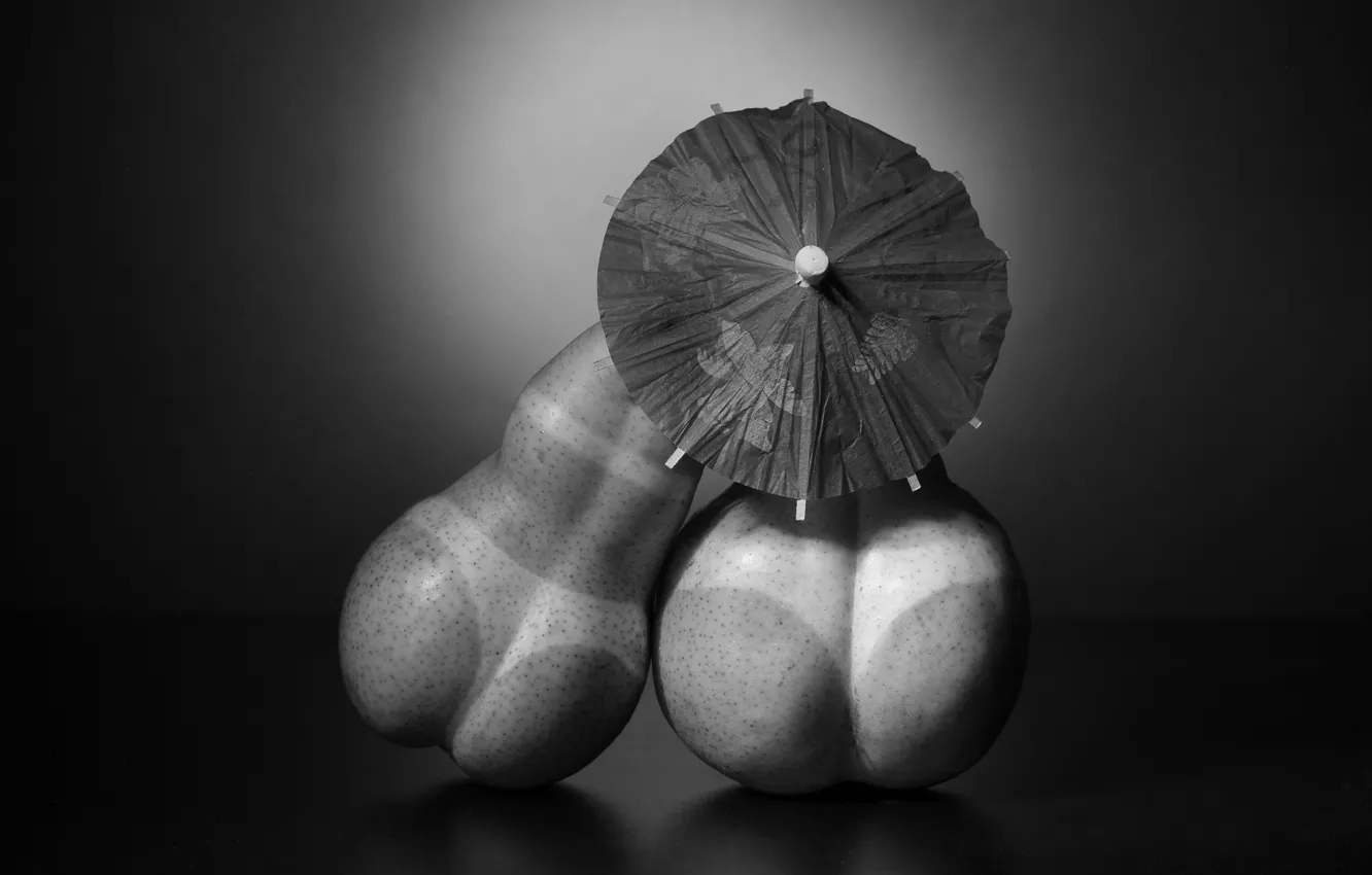Photo wallpaper erotic, tan, umbrella, pear