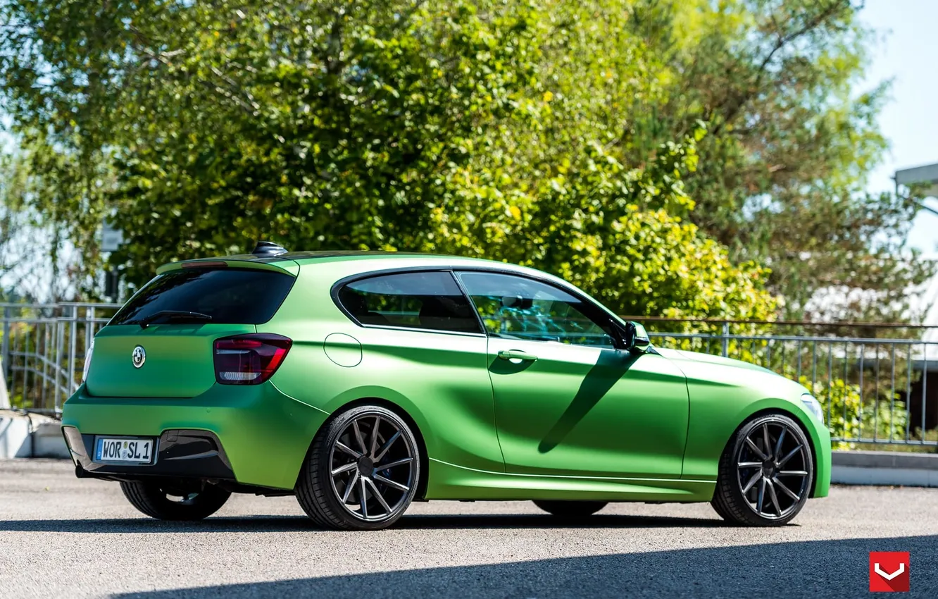 Photo wallpaper machine, auto, trees, BMW, BMW, drives, auto, bokeh