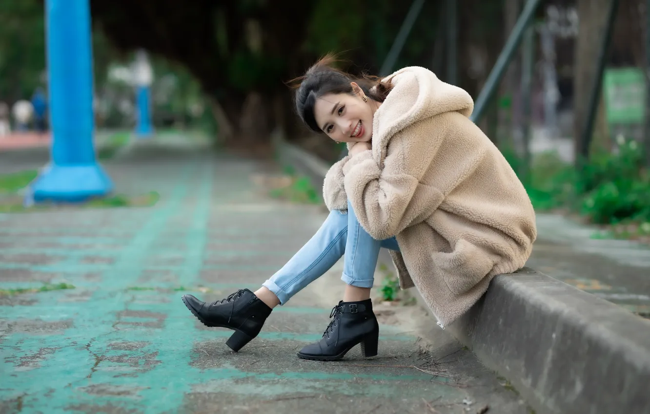 Photo wallpaper look, pose, model, portrait, jeans, makeup, brunette, hairstyle