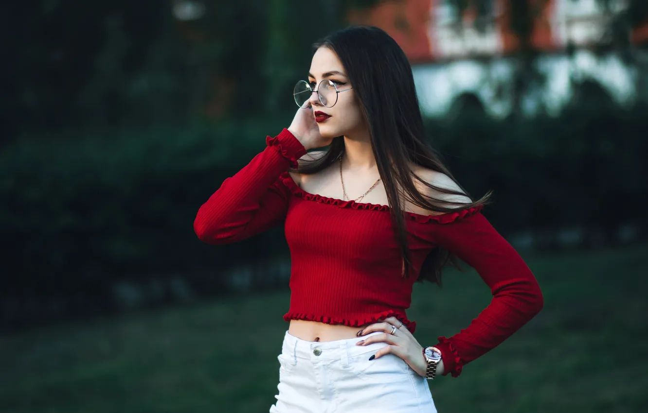 Photo wallpaper model, portrait, jeans, makeup, figure, brunette, glasses, hairstyle