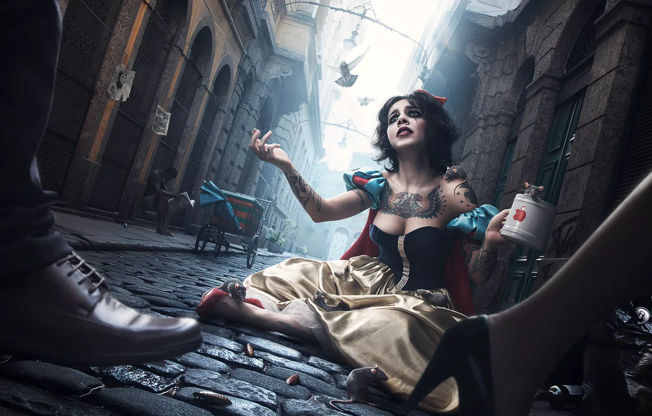 Photo wallpaper look, girl, the city, street, people, tears, tattoo, pigeons