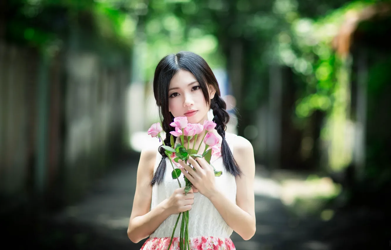 Photo wallpaper look, brunette, Asian, a bouquet of flowers, beautiful girl, brunette, look, beautiful girl