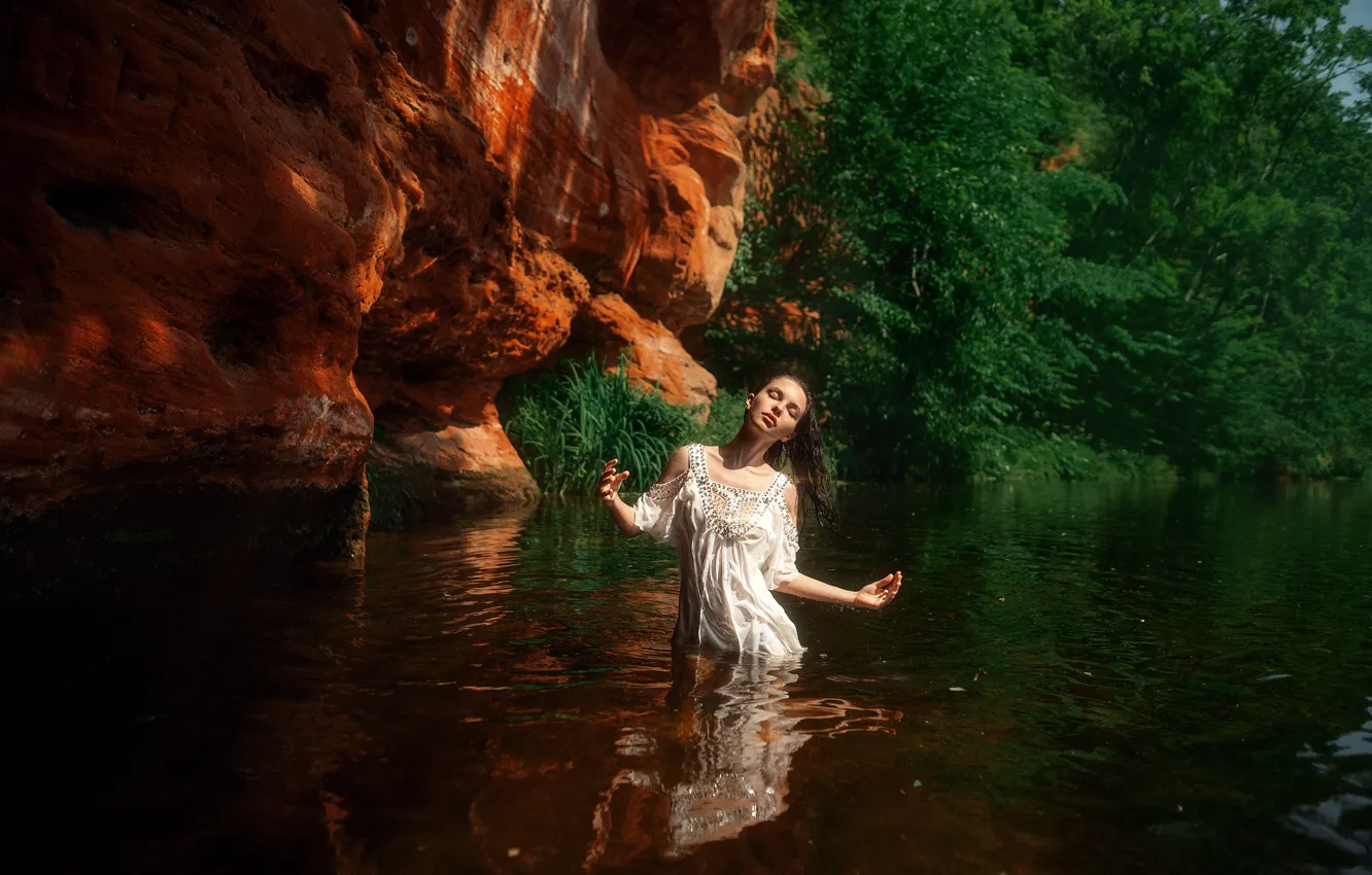 Photo wallpaper the sun, trees, nature, pose, rocks, model, portrait, wet