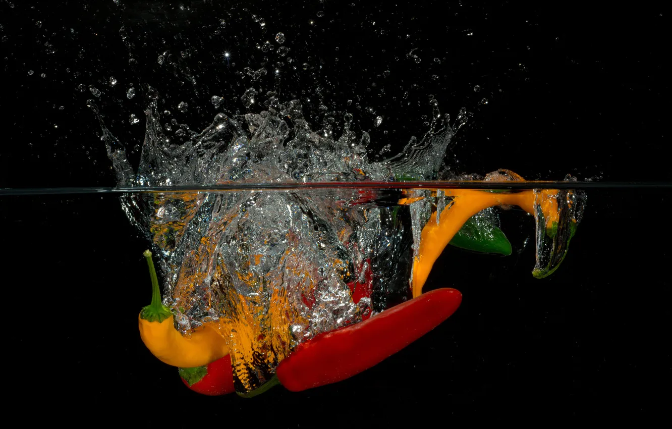 Photo wallpaper water, squirt, food, splash, pepper, vegetables