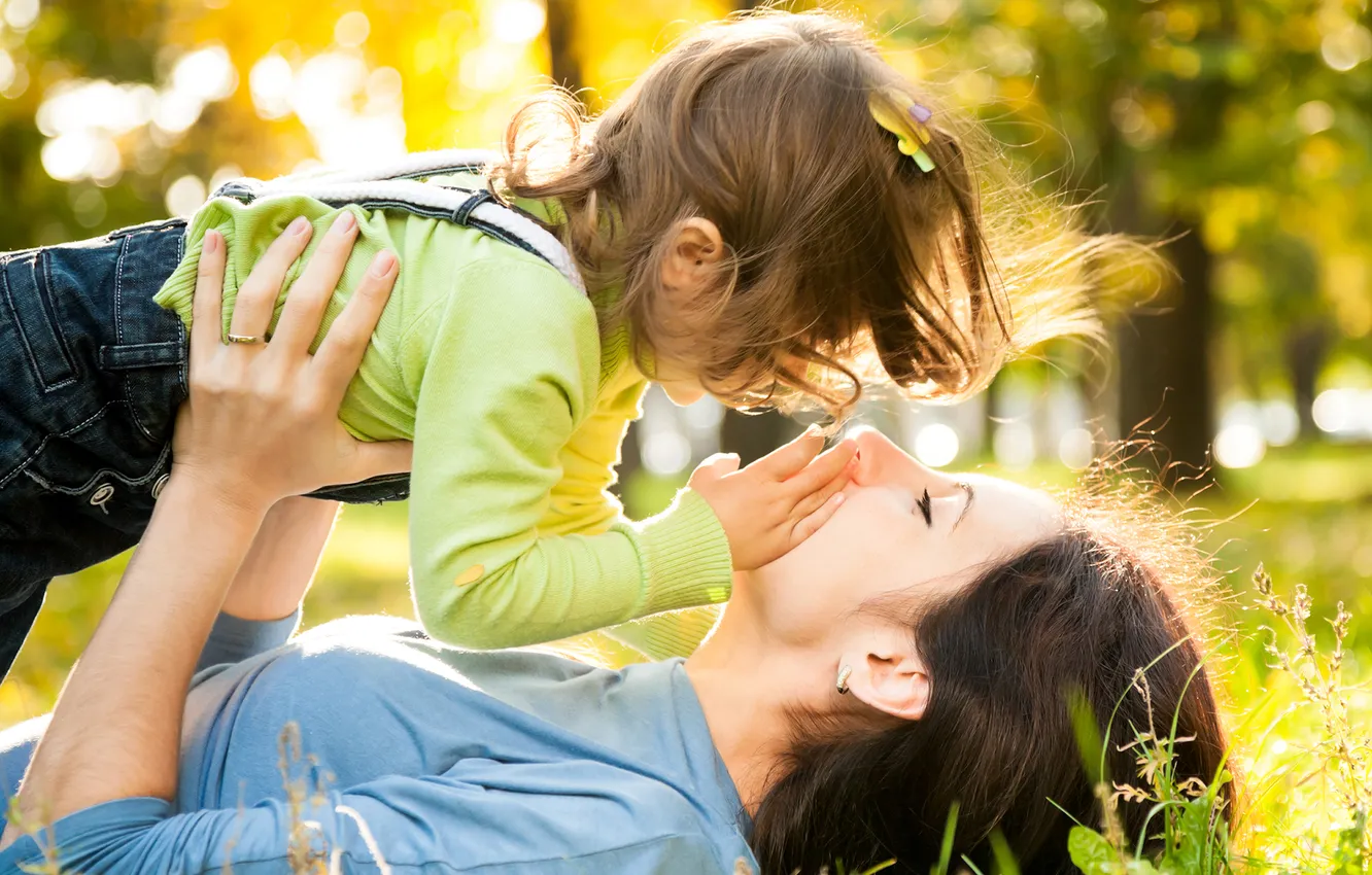 Photo wallpaper leaves, girl, children, Park, profile, Sunny, curls