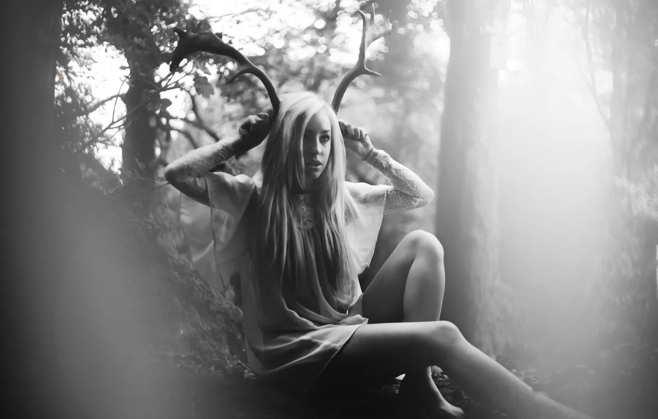 Photo wallpaper girl, light, background, horns