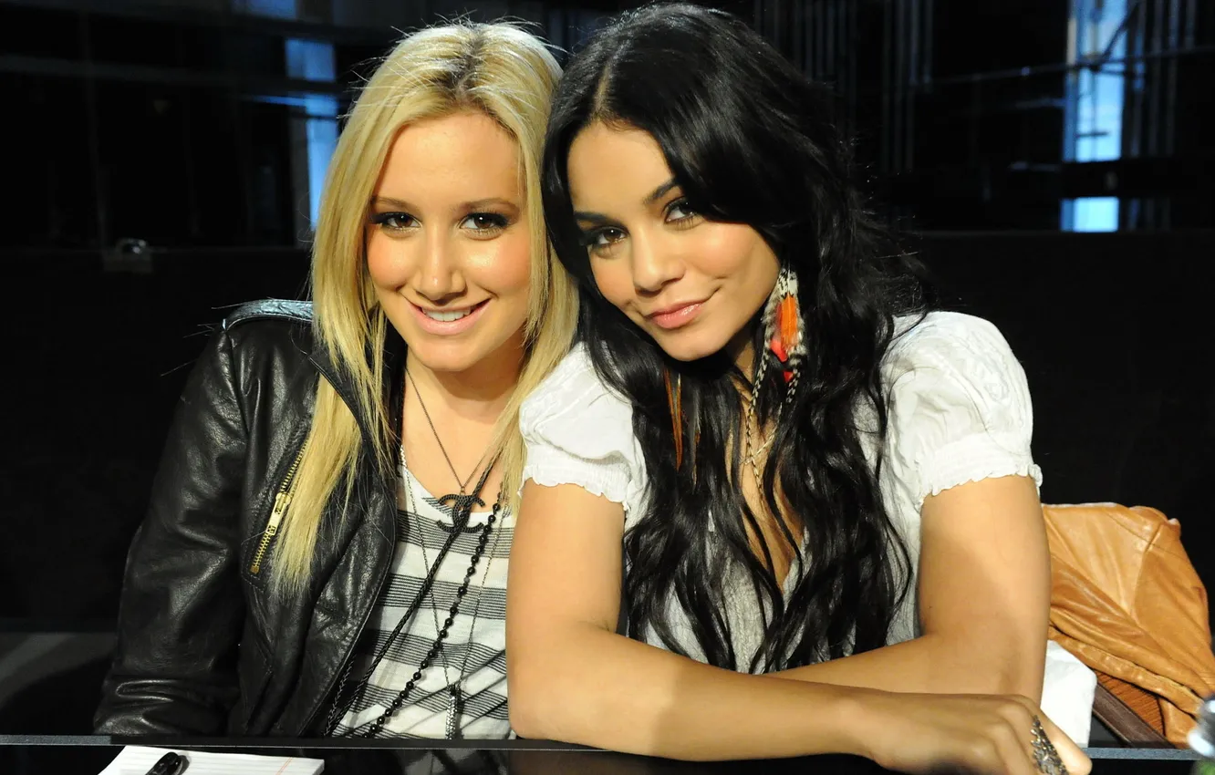 Photo wallpaper brunette, blonde, Ashley Tisdale, Vanessa Hudgens, Ashley Tisdale, Vanessa Hudgens