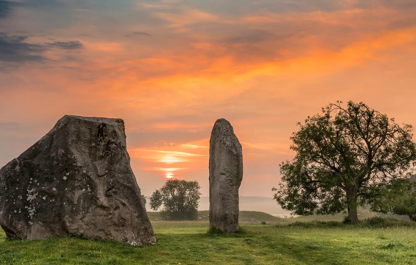 Photo wallpaper clouds, sunset, England, glow, Wiltshire, Sandstone, stones Sarsen