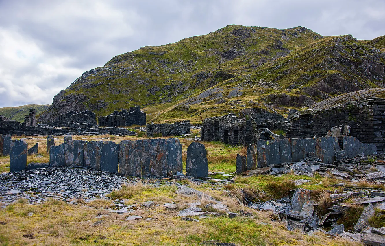 Photo wallpaper the sky, grass, mountains, stones, rocks, the ruins, ruins, Snowdonia