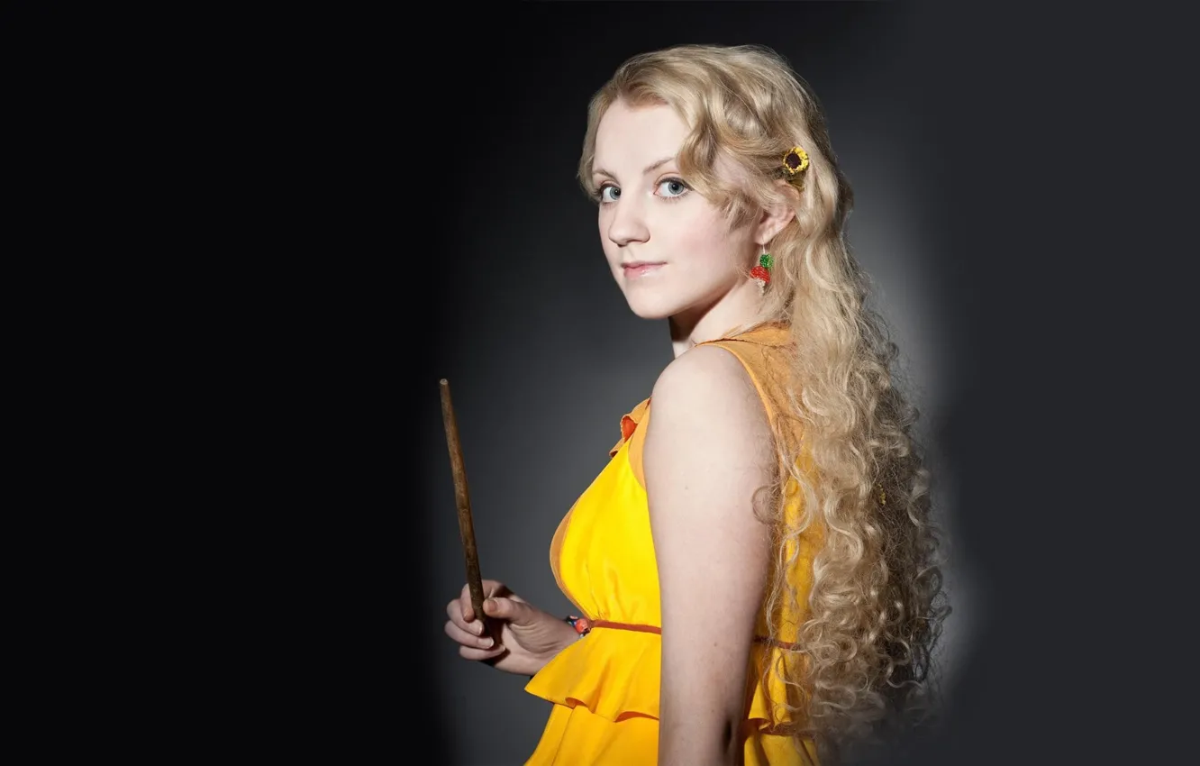 Photo wallpaper hair, dress, Harry Potter, curls, Harry Potter, magic wand, She Again Reprised Her Role Lynch, …