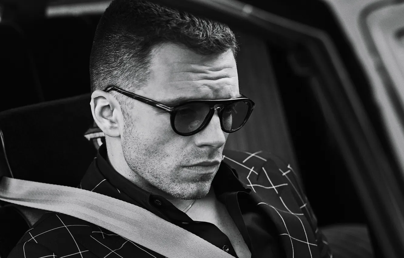 Photo wallpaper auto, glasses, black and white, actor, in the car, Sebastian Stan, Sebastian Stan
