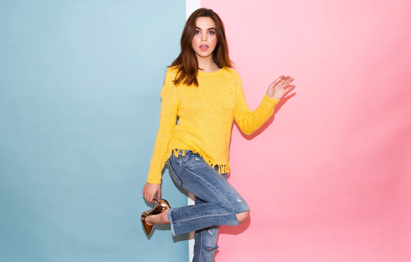 Photo wallpaper look, jeans, surprise, Bailee Madison, girl