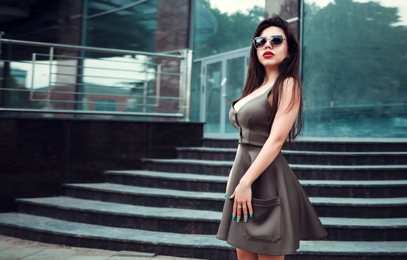 Photo wallpaper pose, model, the building, portrait, makeup, figure, dress, glasses