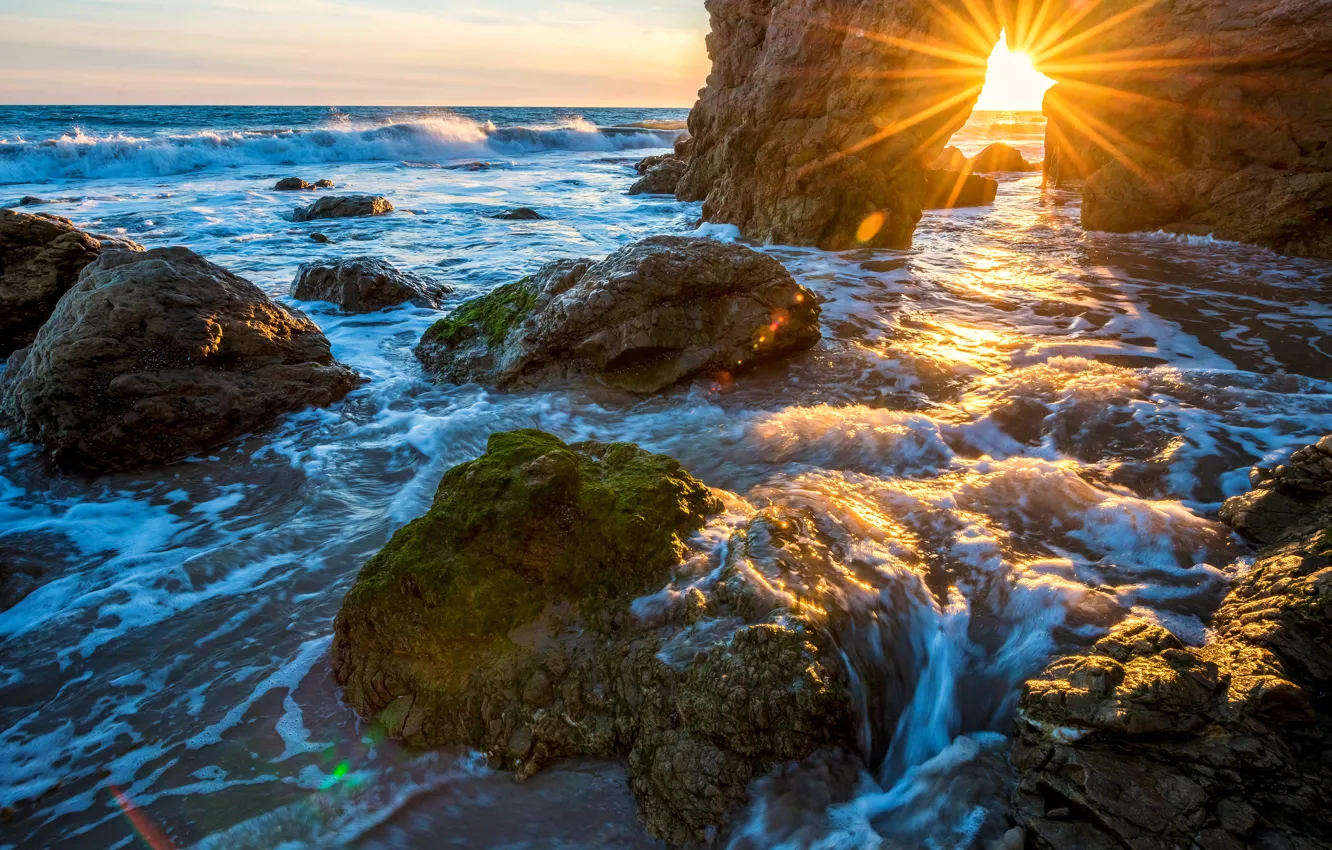Photo wallpaper sea, stones, rocks, shore, horizon, surf, USA, the rays of the sun