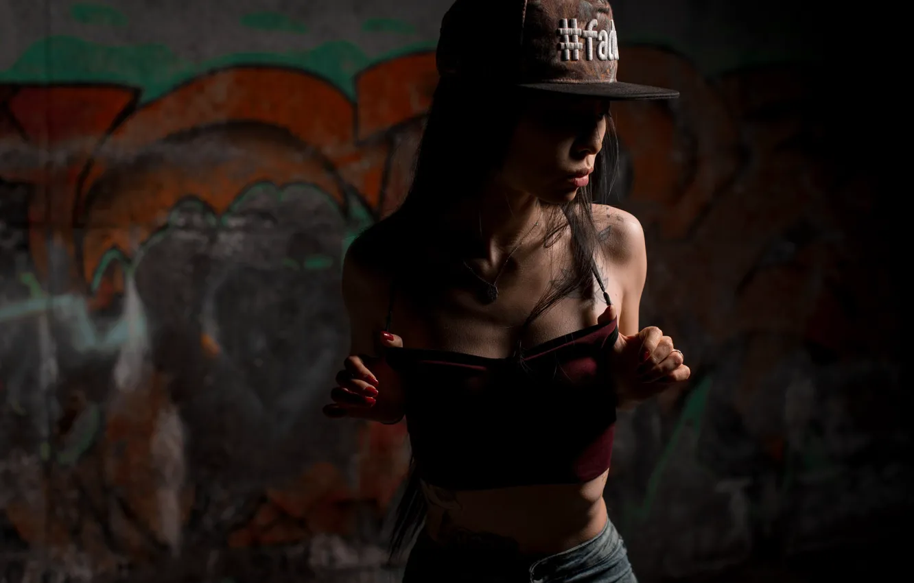 Photo wallpaper sexy, pose, background, wall, graffiti, model, jeans, makeup