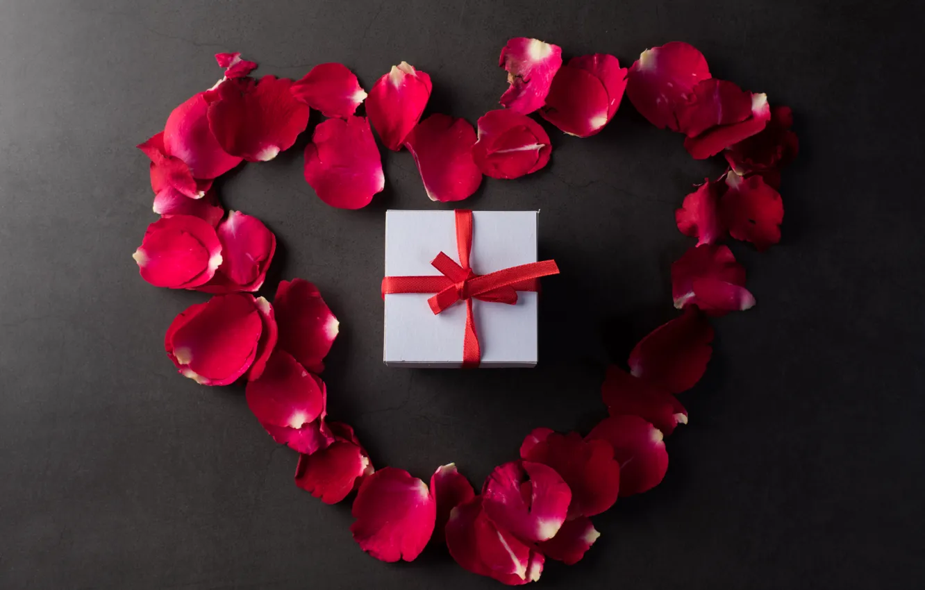 Photo wallpaper holiday, gift, petals, heart