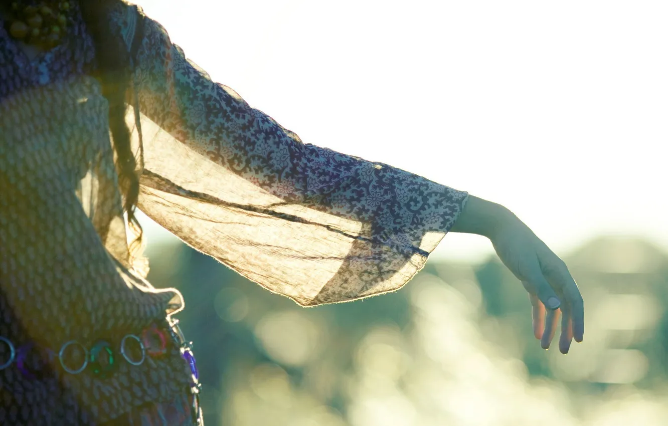 Photo wallpaper girl, the sun, hands